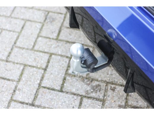 BMW 3 Serie Touring 320i M Sport Automaat / Panoramadak / Trekhaak / Sportstoelen / Achteruitrijcamera /  M S... ActivLease financial lease