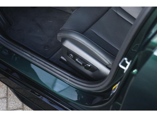 BMW i5 eDrive40 M Sport / Panoramadak / Bowers & Wilkins / Adaptieve LED / Comfort Access / Parking Assi... ActivLease financial lease