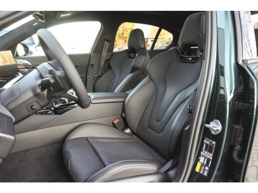 BMW i5 eDrive40 M Sport / Panoramadak / Bowers & Wilkins / Adaptieve LED / Comfort Access / Parking Assi... ActivLease financial lease