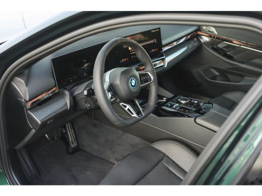 BMW i5 eDrive40 M Sport / Panoramadak / Bowers & Wilkins / Adaptieve LED / Comfort Access / Parking Assi... ActivLease financial lease