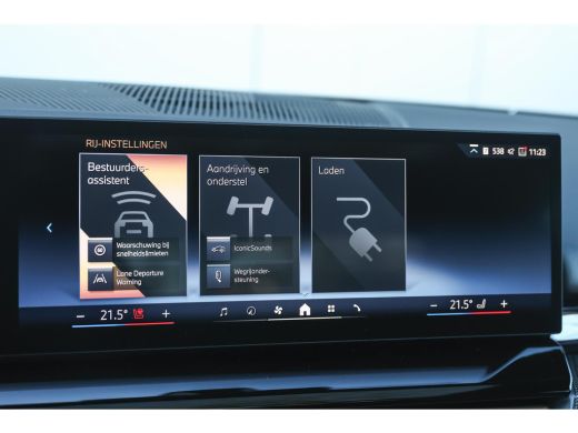 BMW i5 eDrive40 M Sport / Panoramadak / Bowers & Wilkins / Adaptieve LED / Comfort Access / Parking Assi... ActivLease financial lease