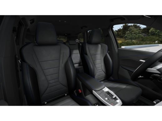 BMW iX1 eDrive20 M Sport / Sportstoelen / M Adaptief onderstel / Stuurverwarming / Comfort Access / Adapt... ActivLease financial lease