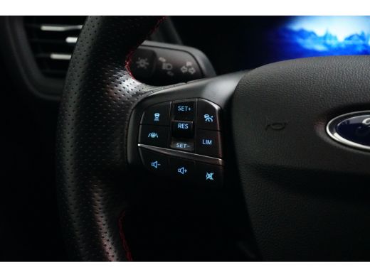 Ford Kuga Plug-In Hybrid ST-Line X | 100% dealer o.h. | 19'' | Adaptieve cruise | Head-up display | Winter-... ActivLease financial lease