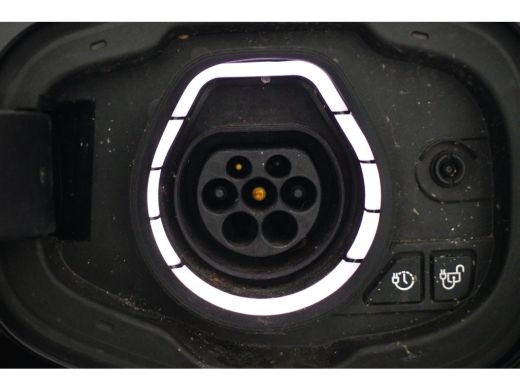 Ford Kuga Plug-In Hybrid ST-Line X | 100% dealer o.h. | 19'' | Adaptieve cruise | Head-up display | Winter-... ActivLease financial lease