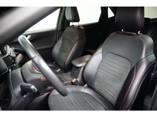 Ford Kuga Plug-In Hybrid ST-Line X | 100% dealer o.h. | 19'' | Adaptieve cruise | Head-up display | Winter-... ActivLease financial lease