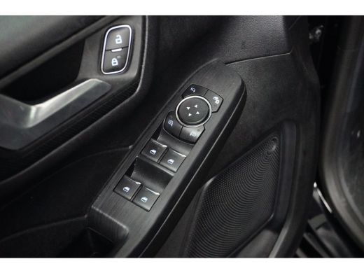 Ford Kuga Plug-In Hybrid ST-Line X | 100% dealer o.h. | 19'' | Adaptieve cruise | Head-up display | Winter-... ActivLease financial lease