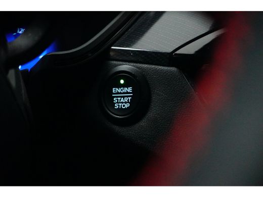 Ford Kuga Plug-In Hybrid ST-Line X | 100% dealer o.h. | 19'' | Adaptieve cruise | Head-up display | Winter-... ActivLease financial lease