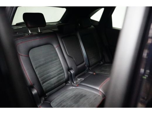 Ford Kuga Plug-In Hybrid ST-Line X | 100% dealer o.h. | 19'' | Adaptieve cruise | Head-up display | Winter-... ActivLease financial lease