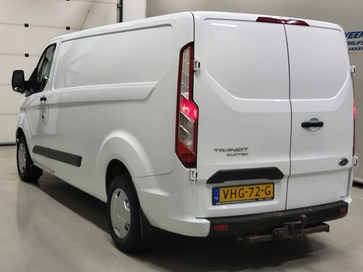 Ford Transit Custom 2.0TDCI 130pk L2/H1 2800kg Trekkracht Euro 6! ActivLease financial lease