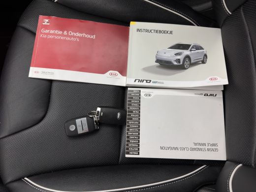 Kia e-Niro ExecutiveLine 64 kWh [ 3-Fase ] {SOH-100%} (INCL-BTW)  Aut.*HEATPUMP | LEATHER | FULL-LED | NAVI-... ActivLease financial lease