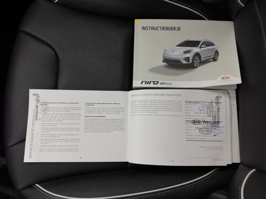 Kia e-Niro ExecutiveLine 64 kWh [ 3-Fase ] {SOH-100%} (INCL-BTW)  Aut.*HEATPUMP | LEATHER | FULL-LED | NAVI-... ActivLease financial lease