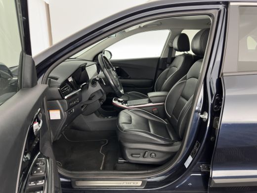 Kia e-Niro ExecutiveLine 64 kWh [ 3-Fase ] {SOH-100%} (INCL-BTW)  Aut.*HEATPUMP | LEATHER | FULL-LED | NAVI-... ActivLease financial lease
