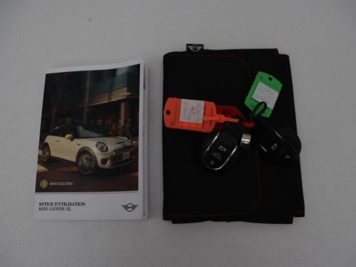 Mini Electric Edition Greenwich 33 kWh | Panoramadak | Stoelverwarming | Carplay | Navigatie | Camera | Full LE... ActivLease financial lease