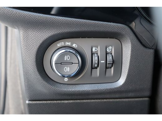 Opel Corsa 1.2 75PK 5-DRS ELEGANCE GS-LINE / NAVI / LEDER / CLIMA / LED / PDC / 17" LMV / UNIEK / CAMERA / P... ActivLease financial lease