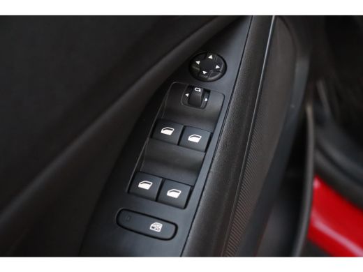 Opel Crossland 1.2 TURBO 110PK ELEGANCE LEVEL 4 / NAVI / LEDER / CLIMA / AGR / 16" LMV / CAMERA / FULL-LED / 1E ... ActivLease financial lease