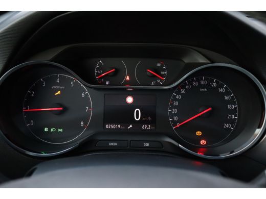 Opel Crossland 1.2 TURBO 110PK ELEGANCE LEVEL 4 / NAVI / LEDER / CLIMA / AGR / 16" LMV / CAMERA / FULL-LED / 1E ... ActivLease financial lease