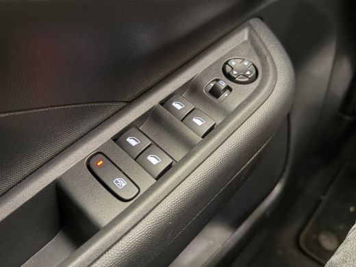 Opel Frontera Electric Edition 44 kWh Stuur & Stoelverwarming | Airco | Cruise | Digitaal Dashboard | 16" Licht... ActivLease financial lease