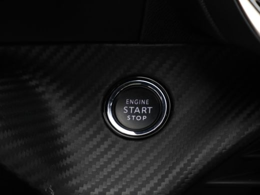 Peugeot 2008 1.2 PureTech GT Pack Automaat | Achteruitrijcamera | Airco (automatisch) | Apple Carplay/Android ... ActivLease financial lease