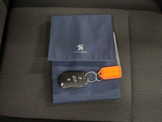 Peugeot Partner 1.2PureTech 110pk Benzine! ActivLease financial lease