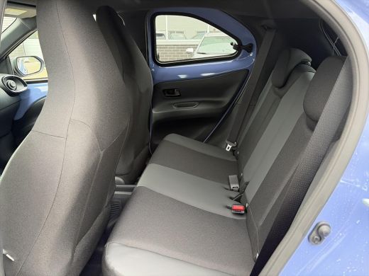 Toyota Aygo Hybrid 115 envy ActivLease financial lease