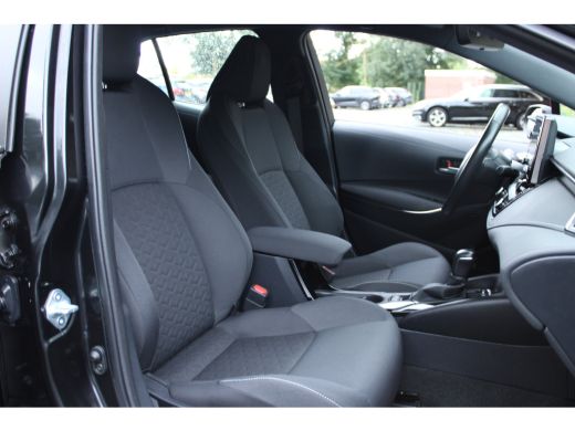 Toyota Corolla 1.8 HYBRID AUT. DYNAMIC NAVI/CAMERA/CARPLAY ActivLease financial lease