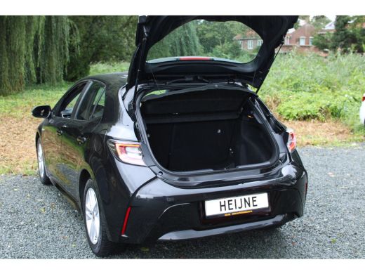 Toyota Corolla 1.8 HYBRID AUT. DYNAMIC NAVI/CAMERA/CARPLAY ActivLease financial lease