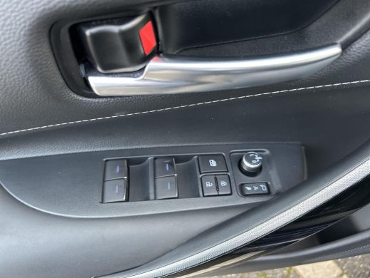 Toyota Corolla 1.8 Hybrid Style ActivLease financial lease