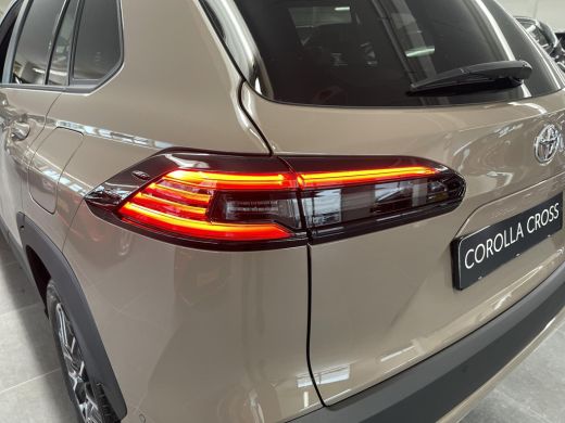 Toyota Corolla Cross Hybrid 180 Executive ActivLease financial lease