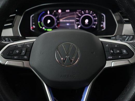 Volkswagen Passat 1.4 TSI PHEV GTE | Stoelverwarming | Virtual Cockpit | Massage | Memory | Carplay | Camera | Matr... ActivLease financial lease