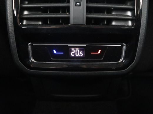 Volkswagen Passat 1.4 TSI PHEV GTE | Stoelverwarming | Virtual Cockpit | Massage | Memory | Carplay | Camera | Matr... ActivLease financial lease