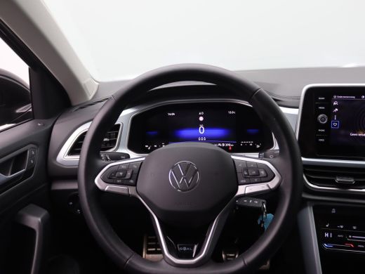 Volkswagen T-Roc 1.0 TSI Edition 115PK Navi, Adaptieve Cruise Controle, Side Assist, PDC voor en achter, Stoelverw... ActivLease financial lease