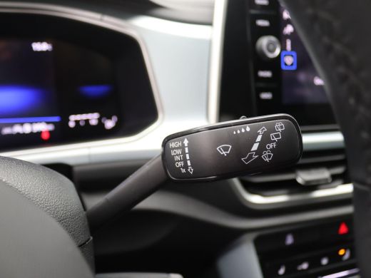 Volkswagen T-Roc 1.0 TSI Edition 115PK Navi, Adaptieve Cruise Controle, Side Assist, PDC voor en achter, Stoelverw... ActivLease financial lease