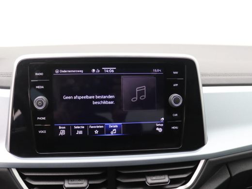 Volkswagen T-Roc 1.0 TSI Edition 115PK Navi, Adaptieve Cruise Controle, Side Assist, PDC voor en achter, Stoelverw... ActivLease financial lease