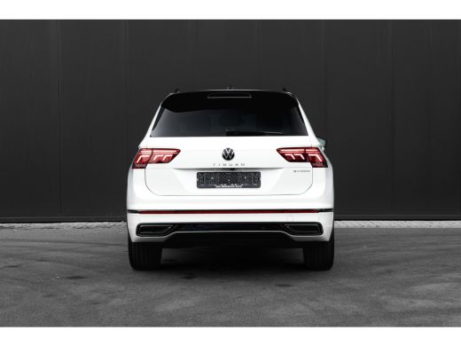 Volkswagen Tiguan 1.4 TSI eHybrid 245pk R-Line | Panoramadak | Trekhaak | 360 Camera | 20" | Stoel & Stuurverwarming ActivLease financial lease