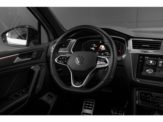 Volkswagen Tiguan 1.4 TSI eHybrid 245pk R-Line | Panoramadak | Trekhaak | 360 Camera | 20" | Stoel & Stuurverwarming ActivLease financial lease