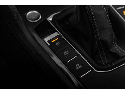 Volkswagen Tiguan 1.4 TSI eHybrid 245pk R-Line | Panoramadak | Trekhaak | 360 Camera | 20" | Stoel & Stuurverwarming ActivLease financial lease