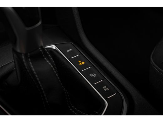 Volkswagen Tiguan 1.4 TSI eHybrid 245pk R-Line | Panoramadak | Trekhaak | 360 Camera | 20" | Stoel & Stuurverwarming ActivLease financial lease
