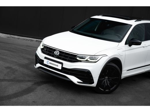 Volkswagen Tiguan 1.4 TSI eHybrid 245pk R-Line | Panoramadak | Trekhaak | 360 Camera | 20" | Stoel & Stuurverwarming ActivLease financial lease