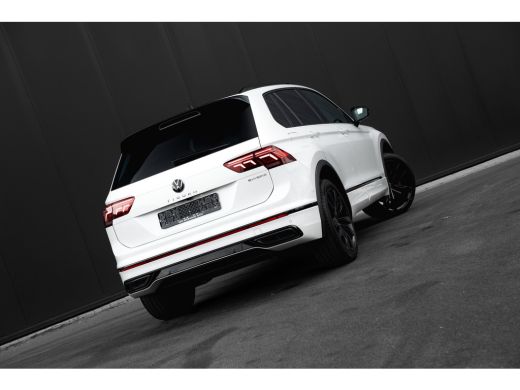 Volkswagen Tiguan 1.4 TSI eHybrid 245pk R-Line | Panoramadak | Trekhaak | 360 Camera | 20" | Stoel & Stuurverwarming ActivLease financial lease