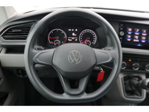 Volkswagen Transporter 2.0 TDI L2 H1 DC 150pk Airco Navigatie Imperiaal ActivLease financial lease