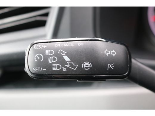 Volkswagen Transporter 2.0 TDI L2 H1 DC 150pk Airco Navigatie Imperiaal ActivLease financial lease