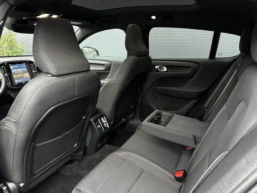 Volvo  C40 Recharge Core 69 kWh | Pano | Cruise Control | Camera | All-seasons | ActivLease financial lease