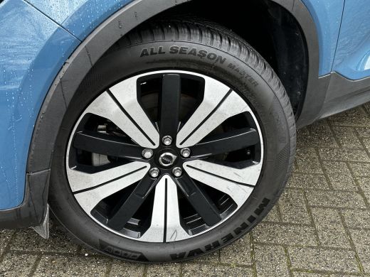 Volvo  C40 Recharge Core 69 kWh | Pano | Cruise Control | Camera | All-seasons | ActivLease financial lease