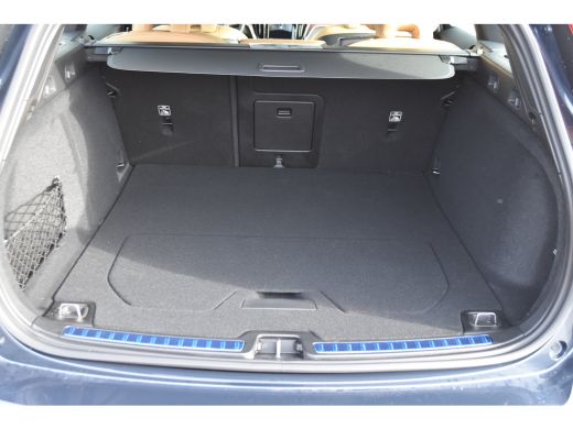 Volvo  V60 2.0 T8 Plug-in hybrid AWD Plus Bright | Premium-Pack | 19" 6-spaaks Glossy Black Diamond Cut | He... ActivLease financial lease