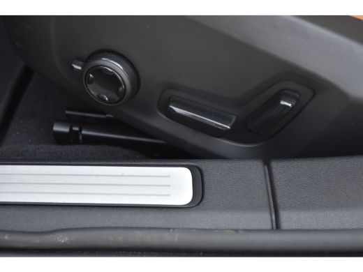 Volvo  V60 2.0 T8 Plug-in hybrid AWD Plus Bright | Premium-Pack | 19" 6-spaaks Glossy Black Diamond Cut | He... ActivLease financial lease