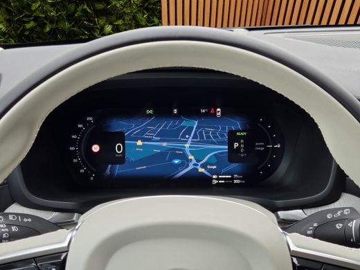 Volvo  V60 2.0 T8 Plug-in hybrid AWD Ultra Dark | Volvo Guard Alarm | Extra getint glas achter | 19" 5-tripl... ActivLease financial lease