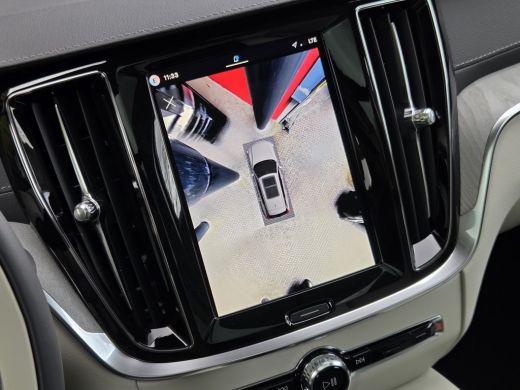 Volvo  V60 2.0 T8 Plug-in hybrid AWD Ultra Dark | Volvo Guard Alarm | Extra getint glas achter | 19" 5-tripl... ActivLease financial lease