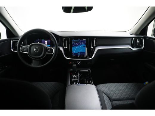 Volvo  V60 T6 Plug-in hybrid AWD Core Bright | SoH 100% | Achterbank verwarmd | Achteruitrijcamera | Apple C... ActivLease financial lease