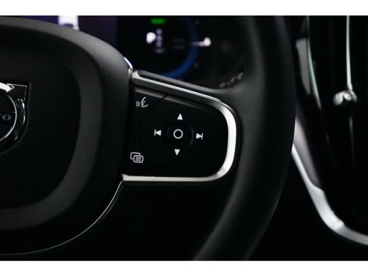 Volvo  V60 T6 Plug-in hybrid AWD Core Bright | SoH 100% | Achterbank verwarmd | Achteruitrijcamera | Apple C... ActivLease financial lease