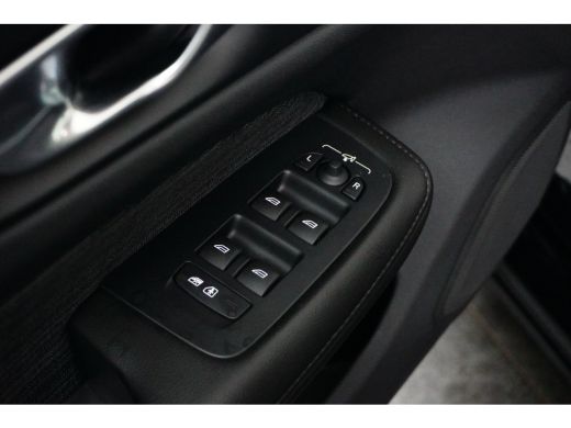 Volvo  V60 T6 Plug-in hybrid AWD Core Bright | SoH 100% | Achterbank verwarmd | Achteruitrijcamera | Apple C... ActivLease financial lease